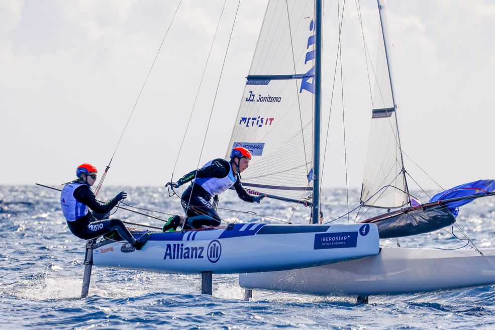 Laila van der Meer en Bjarne Bouwer (foto Sailing Energy / Sofia Cup)