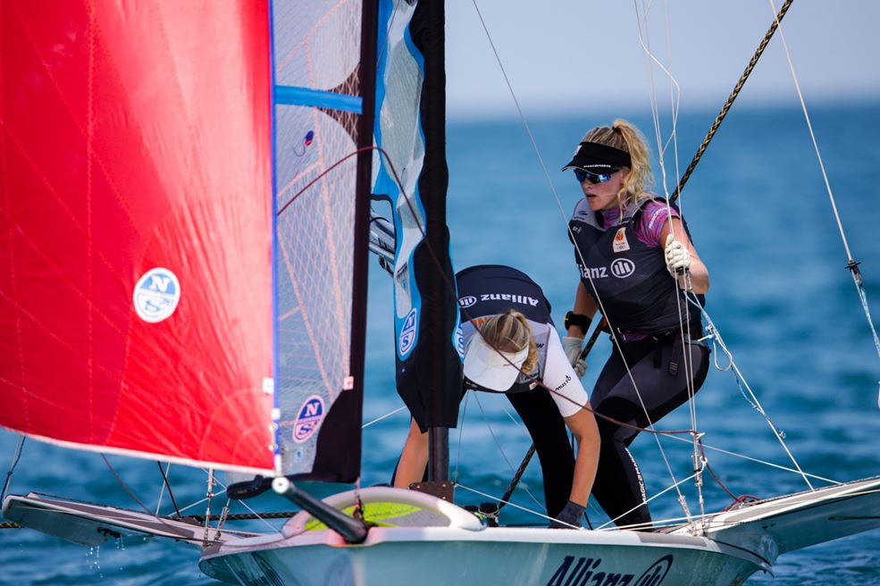 Odile van Aanholt en Elise de Ruijter (foto Sailing Energy)